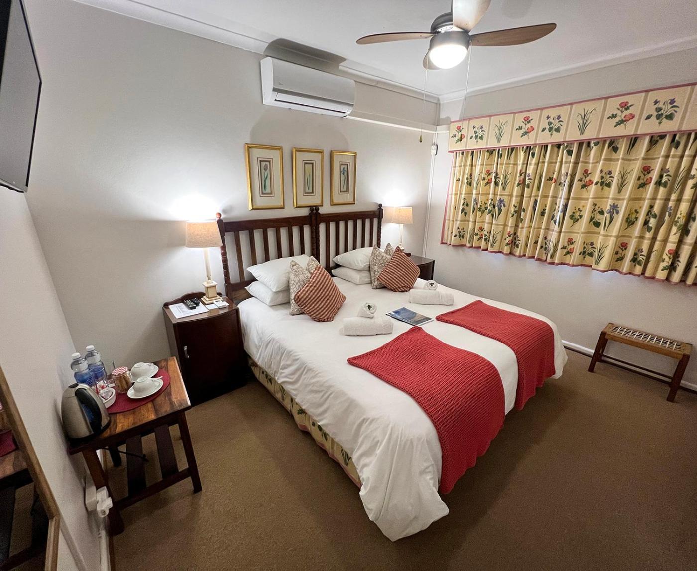 Sundune Guest House 콜체스터 외부 사진